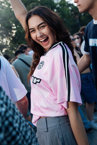 WMNS FOOTBALL TEE PRIMROSE