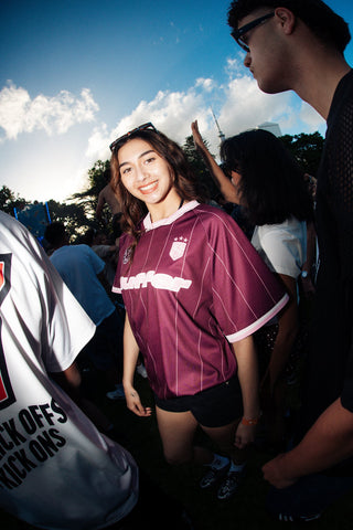 WMNS FOOTBALL TEE DARK CHERRY