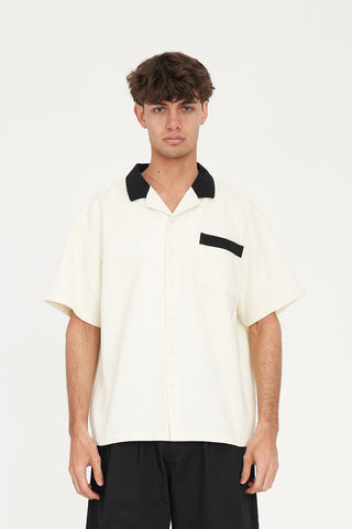 STRIKE SHIRT/HERE COMES ECRU/BLACK