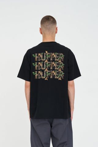 BLOCK TEE/WOODHILL STACKED BLACK