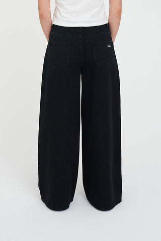 WIDE LEG JEAN BLACK WASH