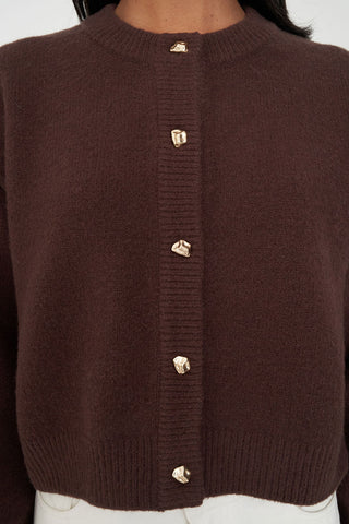 ELLE CROP CARDIGAN CHESTNUT