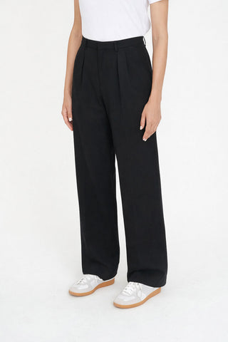 CLASSIC PLEAT PANT BLACK