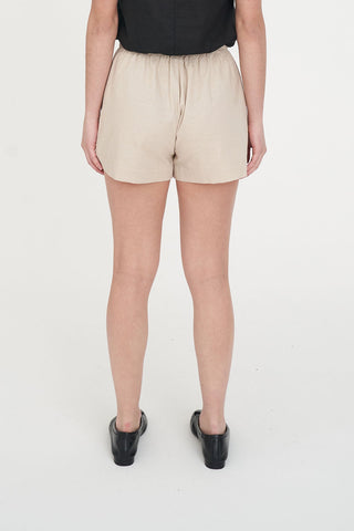 LIN-IN SKIPPER SHORT NATURAL